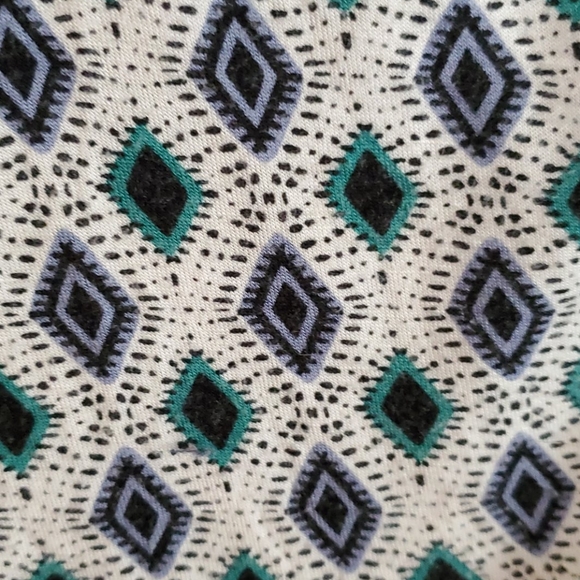 Patterned top - Picture 3 of 3